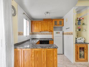 Image No.11-2 Bed House for sale