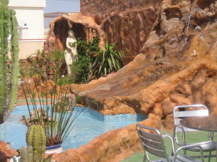 Image No.18-5 Bed Property for sale