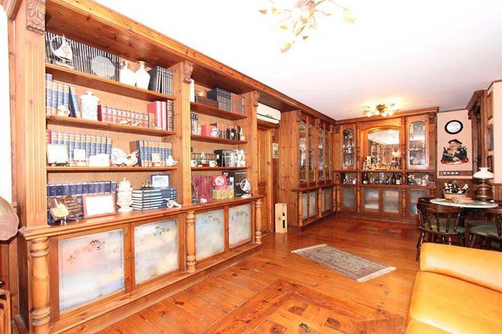 Image No.30-5 Bed Property for sale