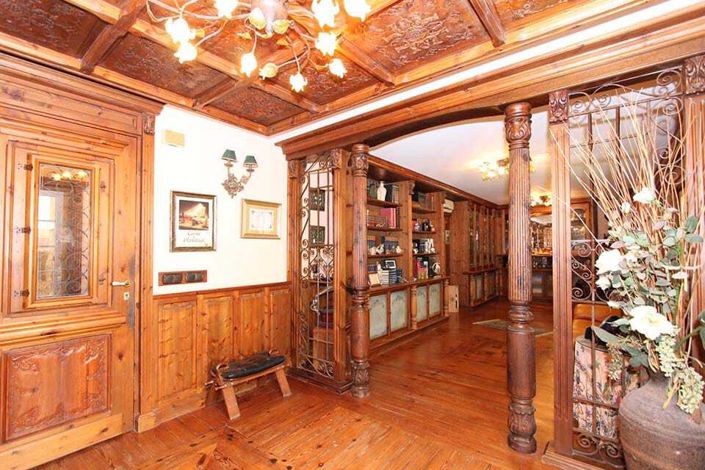 Image No.31-5 Bed Property for sale