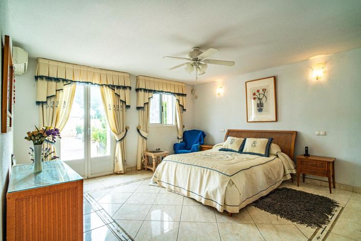 Image No.18-4 Bed Villa for sale