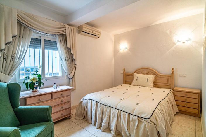 Image No.24-4 Bed Villa for sale