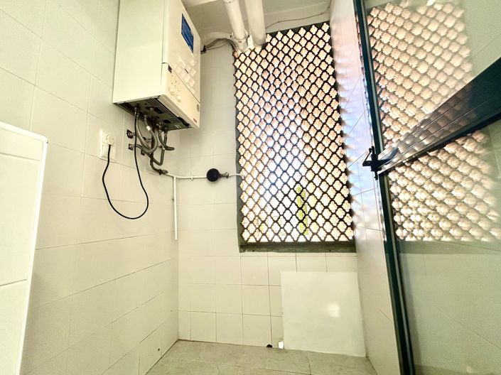 Image No.20-2 Bed Apartment for sale