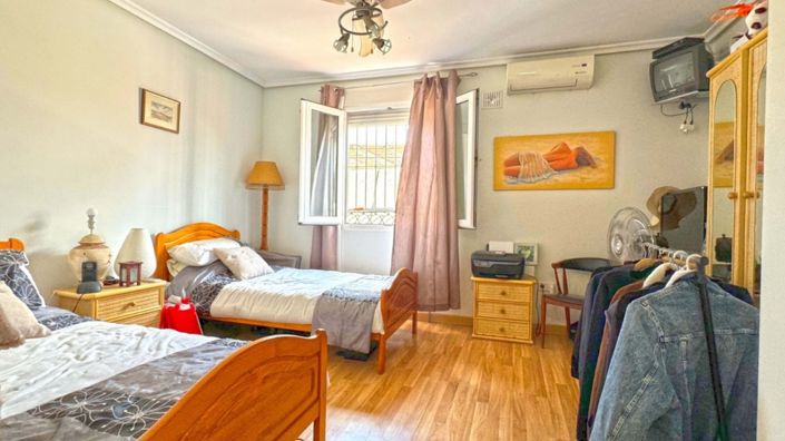 Image No.32-6 Bed Villa for sale