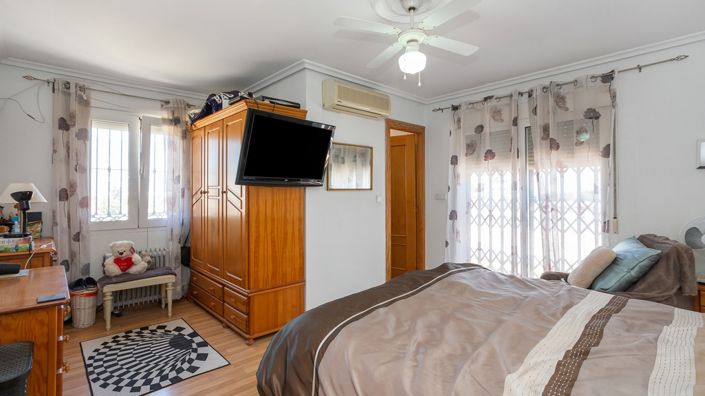 Image No.39-6 Bed Villa for sale