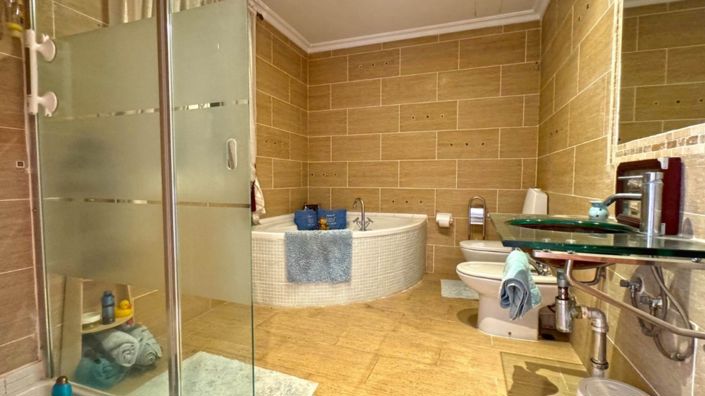 Image No.42-6 Bed Villa for sale