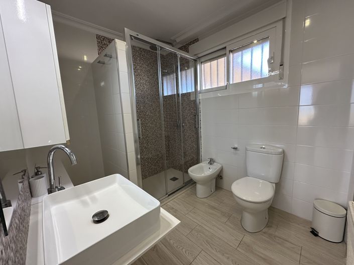 Image No.20-3 Bed Apartment for sale