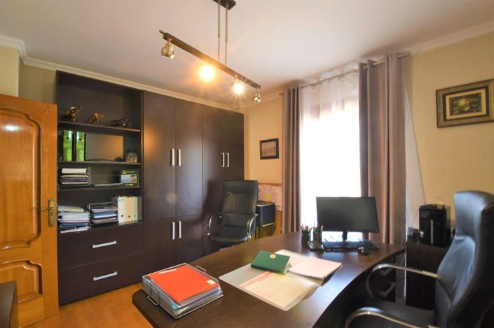 Image No.50-5 Bed Villa for sale