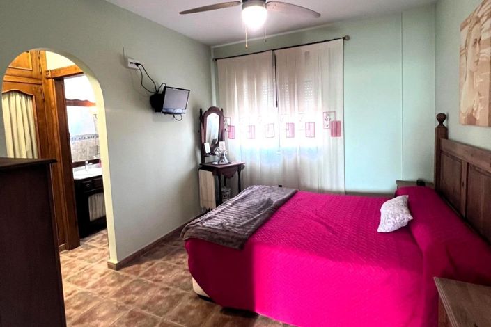 Image No.15-5 Bed Villa for sale