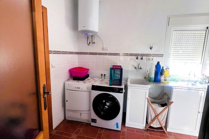 Image No.29-5 Bed Villa for sale