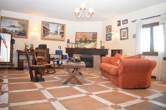Image No.10-4 Bed Villa for sale