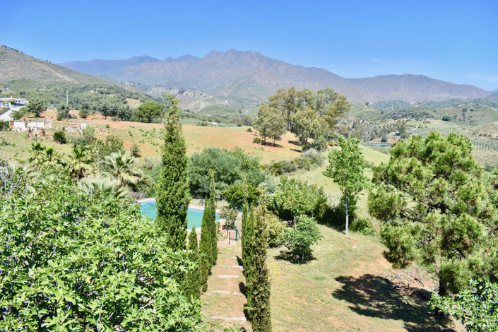 Image No.2-4 Bed Villa for sale