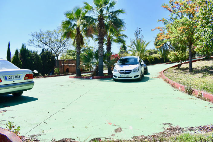 Image No.20-4 Bed House for sale