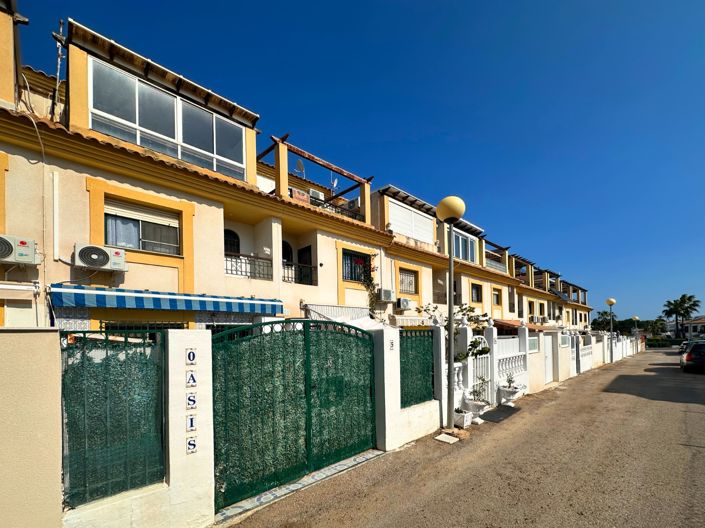 Image No.2-3 Bed Villa for sale