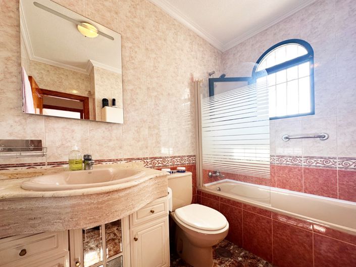 Image No.30-3 Bed Villa for sale