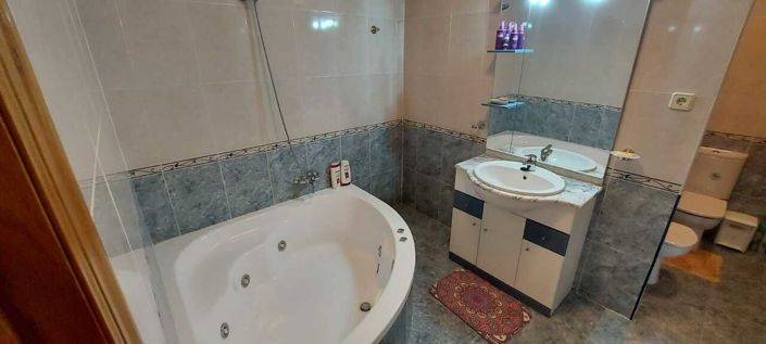 Image No.8-5 Bed Villa for sale