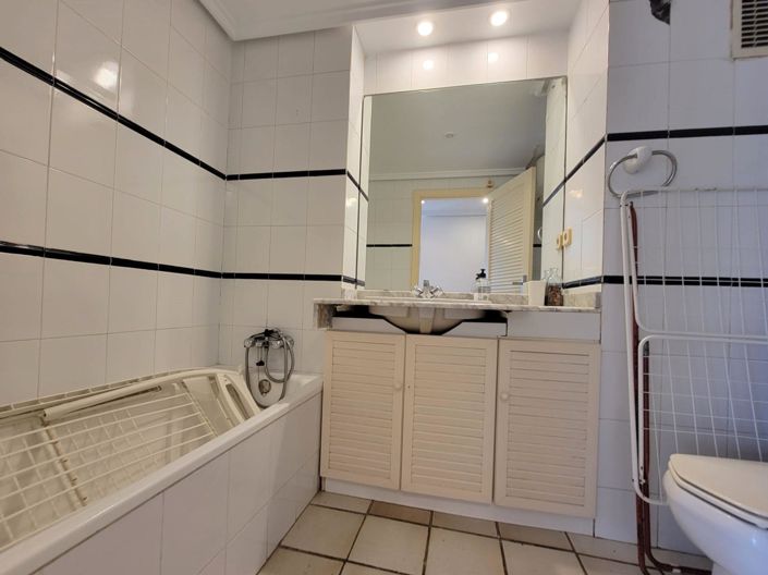 Image No.24-2 Bed Apartment for sale