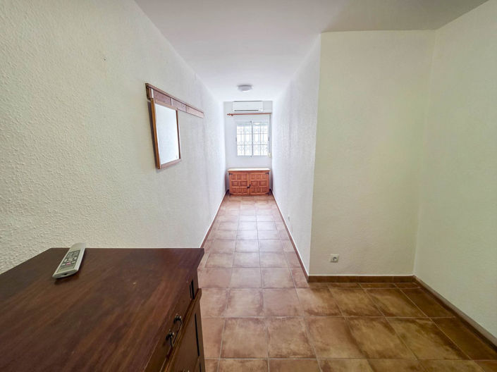 Image No.8-2 Bed Townhouse for sale