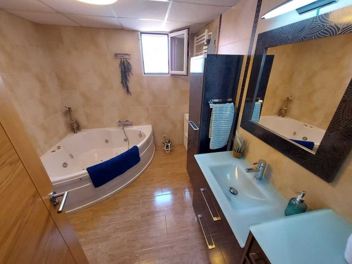 Image No.21-3 Bed Villa for sale