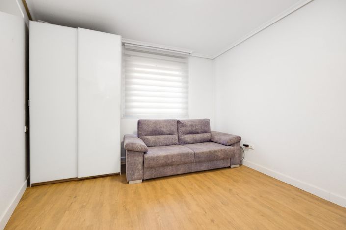 Image No.21-3 Bed Apartment for sale