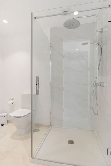 Image No.26-5 Bed Villa for sale