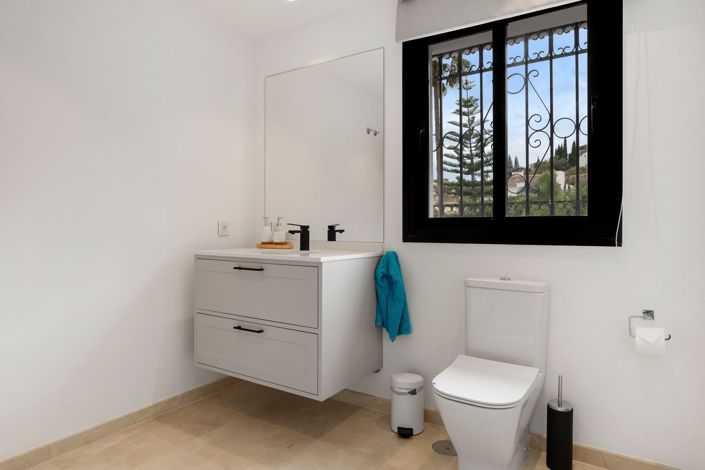 Image No.29-5 Bed Villa for sale