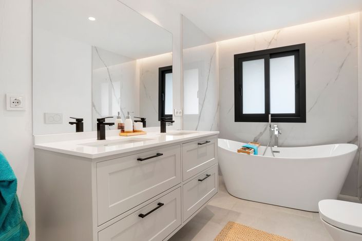 Image No.42-5 Bed Villa for sale