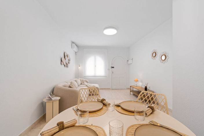 Image No.12-2 Bed House for sale