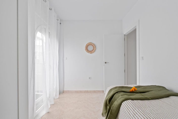 Image No.22-2 Bed House for sale