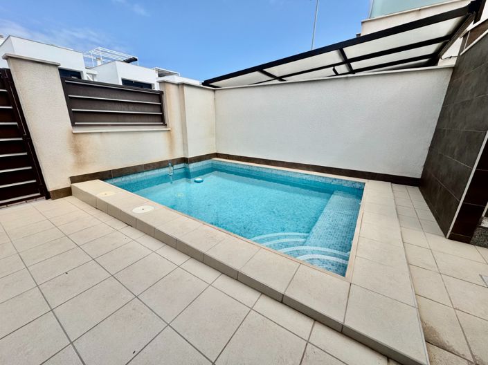 Image No.13-3 Bed Townhouse for sale