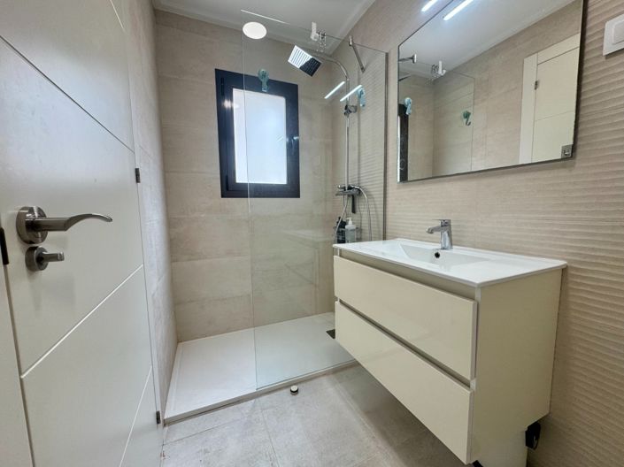 Image No.6-3 Bed Townhouse for sale