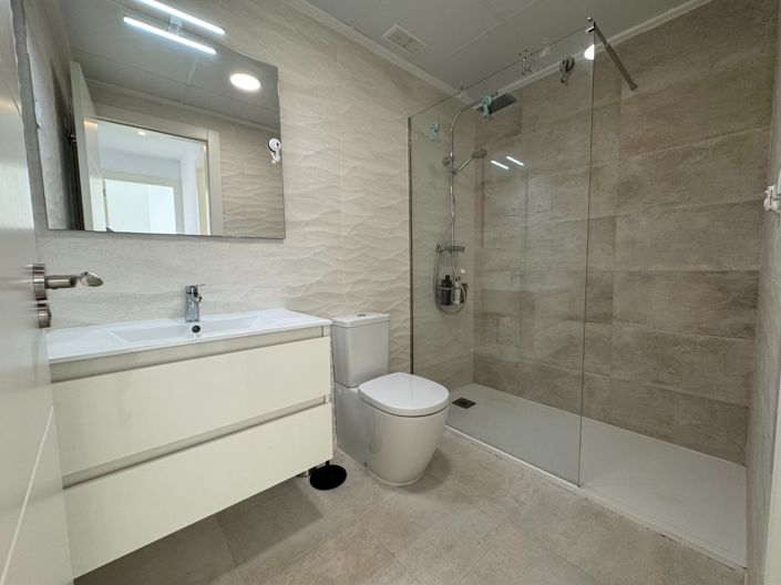 Image No.8-3 Bed Townhouse for sale