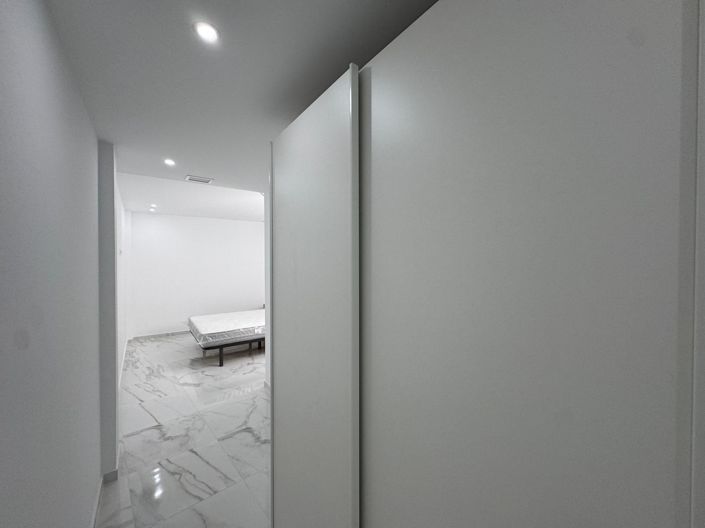 Image No.33-2 Bed Apartment for sale