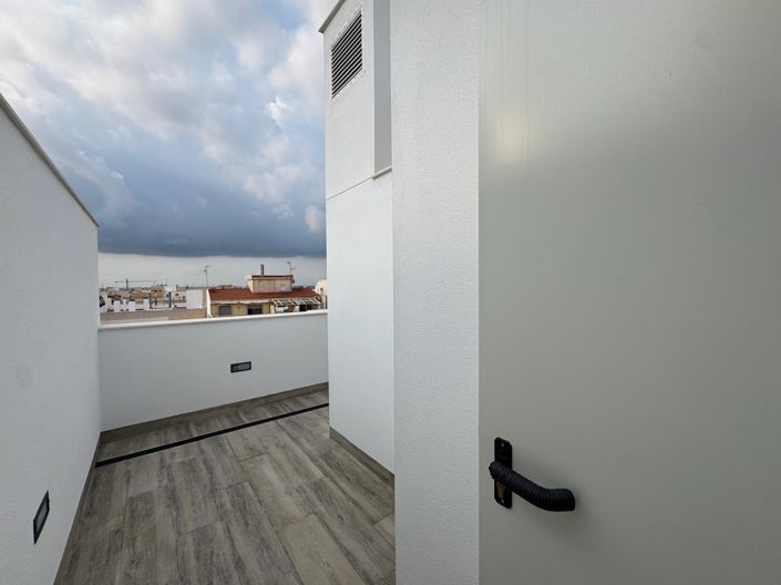 Image No.48-2 Bed Apartment for sale