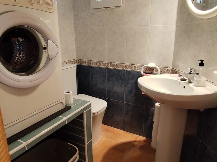 Image No.25-2 Bed Bungalow for sale