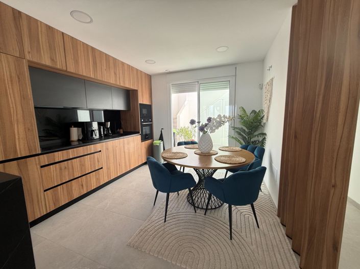 Image No.16-2 Bed Property for sale