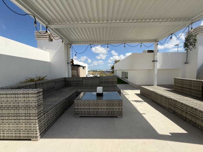 Image No.35-2 Bed Villa for sale