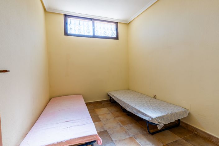 Image No.12-6 Bed Villa for sale