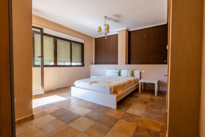 Image No.13-6 Bed Villa for sale