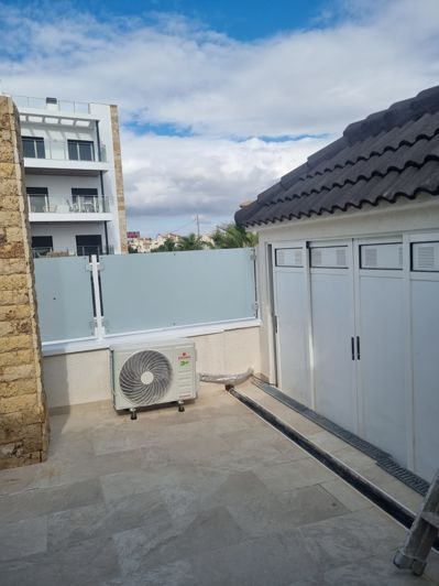 Image No.19-4 Bed Townhouse for sale