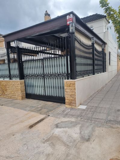 Image No.21-4 Bed Townhouse for sale