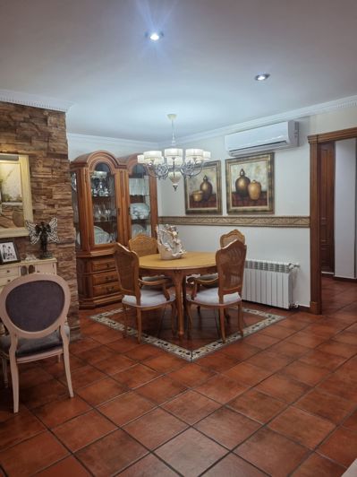 Image No.7-4 Bed Townhouse for sale