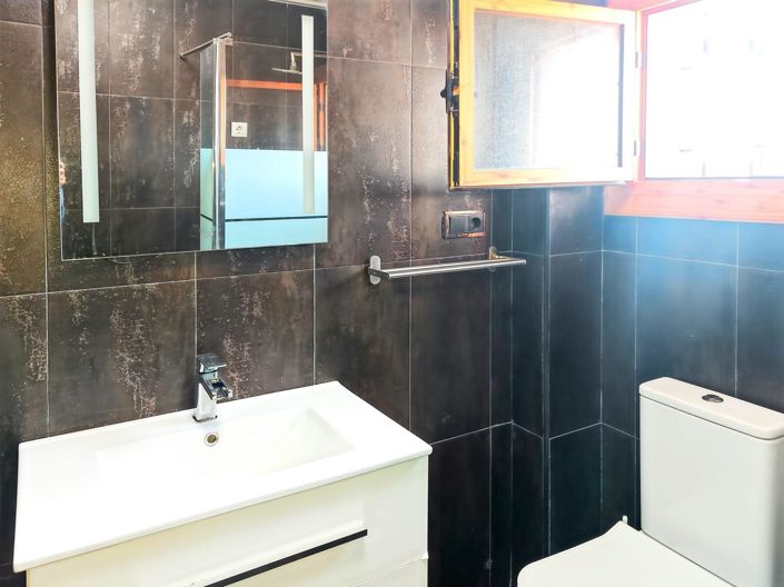 Image No.2-7 Bed Villa for sale