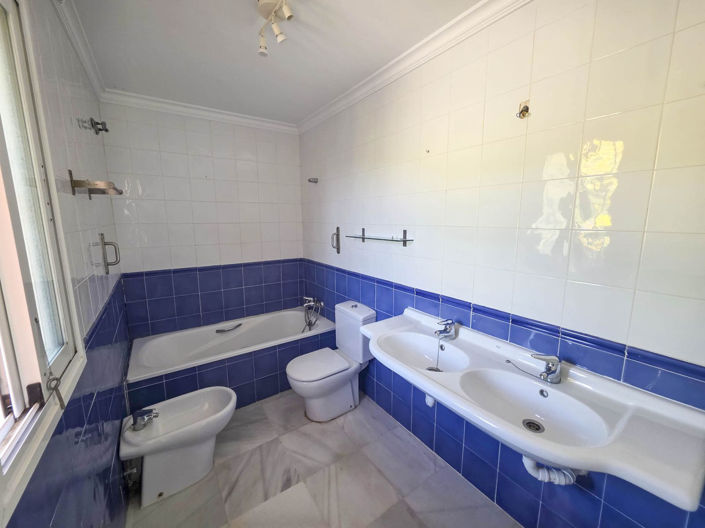 Image No.8-3 Bed Apartment for sale