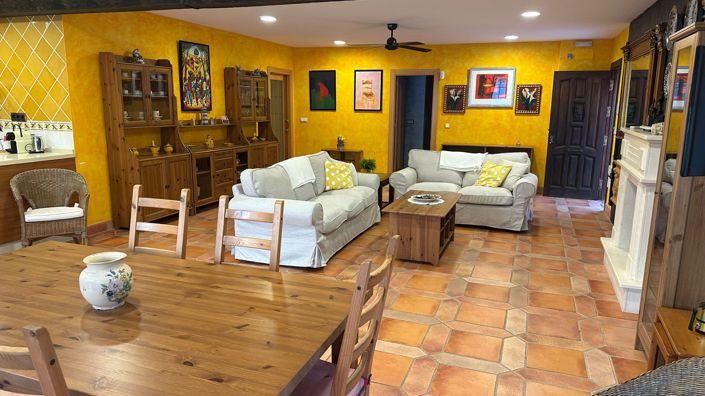 Image No.14-4 Bed Villa for sale