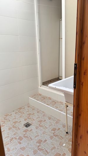 Image No.33-5 Bed Townhouse for sale