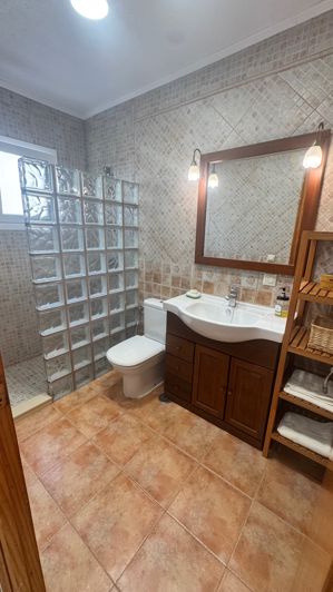 Image No.37-5 Bed Townhouse for sale