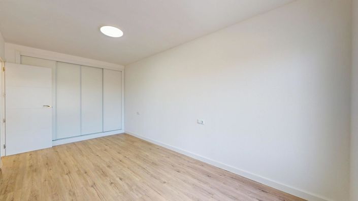 Image No.21-2 Bed Bungalow for sale