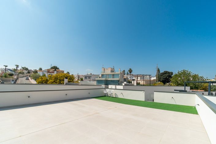 Image No.28-3 Bed Villa for sale