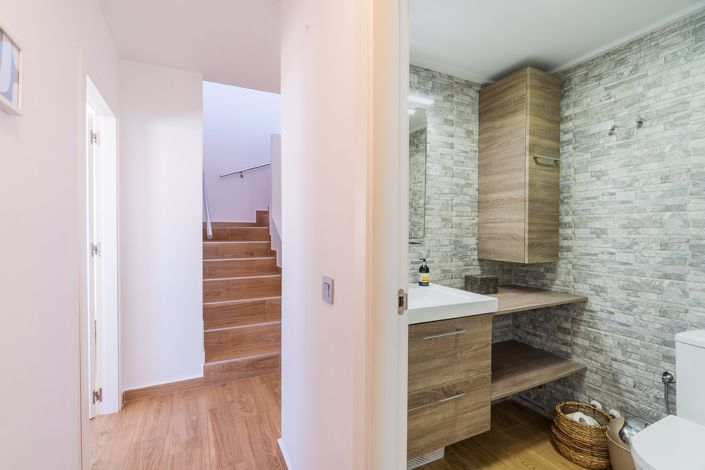 Image No.15-2 Bed Townhouse for sale